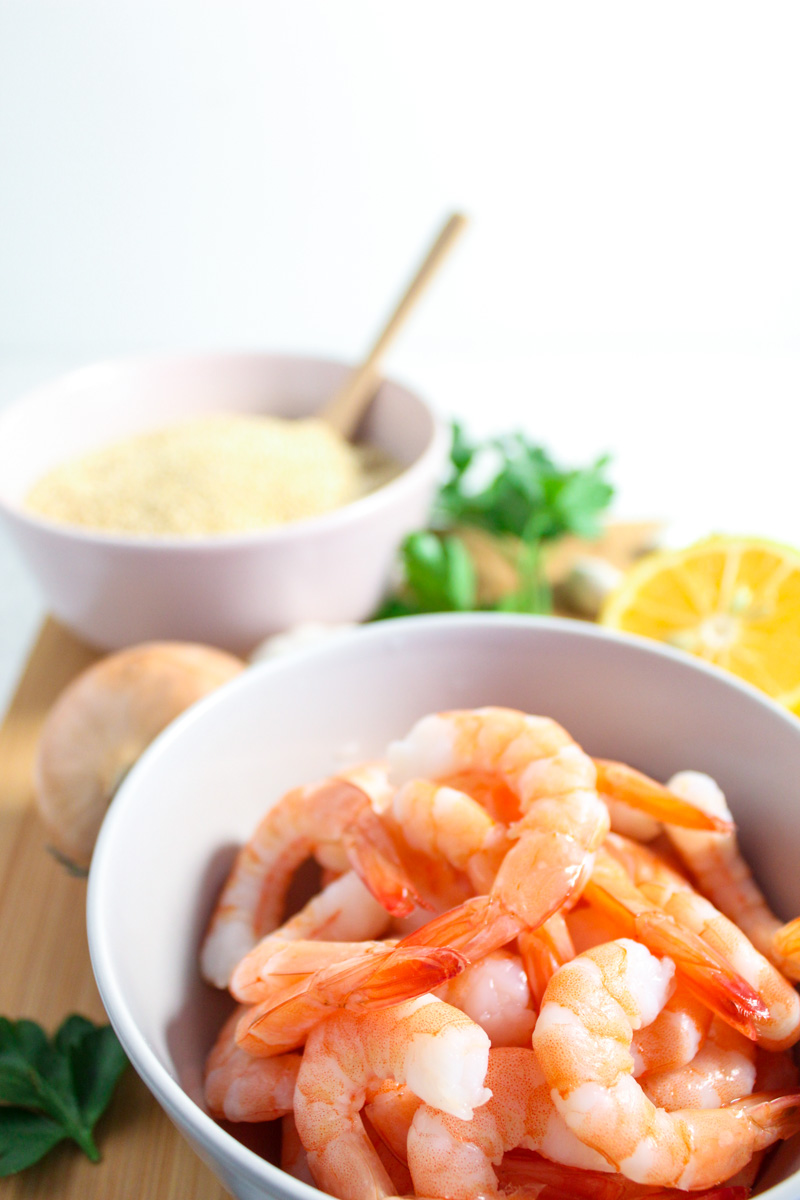 Are you ready to try this super-quick and delicious recipe – Juicy Garlic Shrimps with Quinoa – an excellent choice for busy nights!