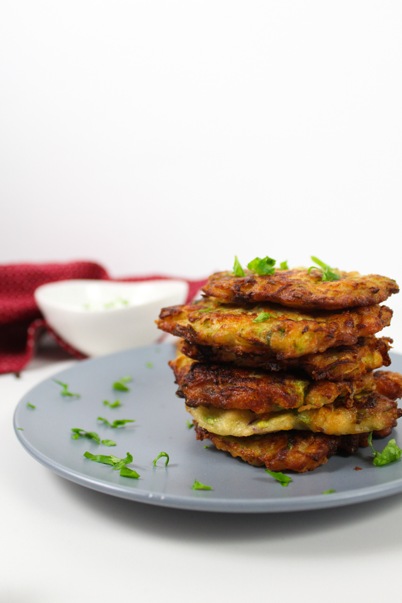 Two words for you today – Zucchini Fritters. These delicious zucchini fritters are crispy on the outside and moist on the inside. A quick and easy meal that never gets old.